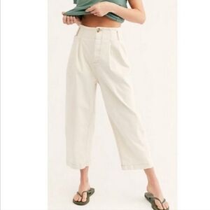 Free People Pleated Carrot Cropped Pants Ecru Size 6